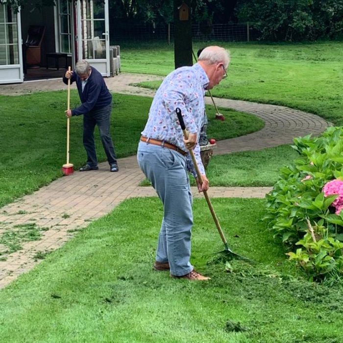 We houden samen de tuin bij